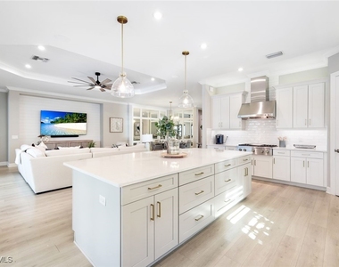 11200 Canal Grande Drive - Photo Thumbnail 5