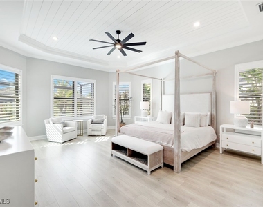 11200 Canal Grande Drive - Photo Thumbnail 10