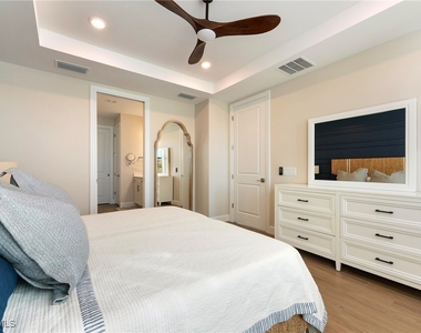 11929 Sacra Place - Photo Thumbnail 16