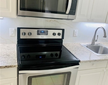 826 Wiggins Pass Road - Photo Thumbnail 7