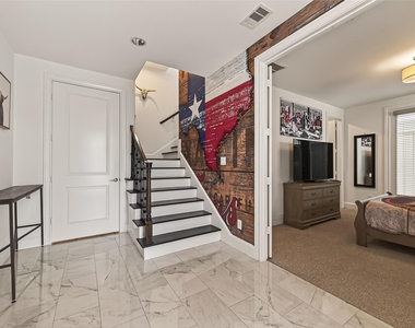 2506 Mckinney Street - Photo Thumbnail 3