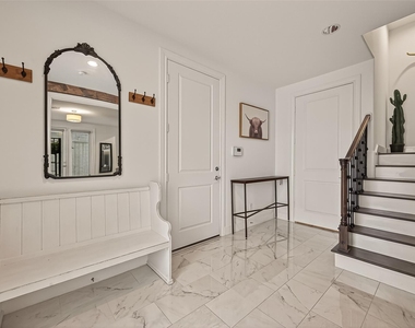 2506 Mckinney Street - Photo Thumbnail 2