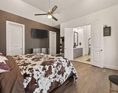 2506 Mckinney Street - Photo Thumbnail 30