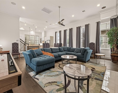 2506 Mckinney Street - Photo Thumbnail 11