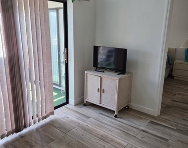 16580 Ginger Lane - Photo Thumbnail 14