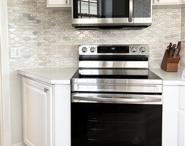 5477 Freeport Lane - Photo Thumbnail 7