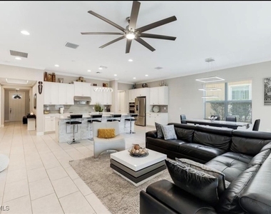 3320 Pilot Circle - Photo Thumbnail 12