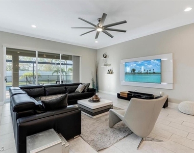 3320 Pilot Circle - Photo Thumbnail 9