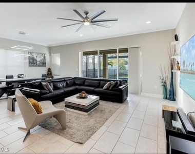 3320 Pilot Circle - Photo Thumbnail 8