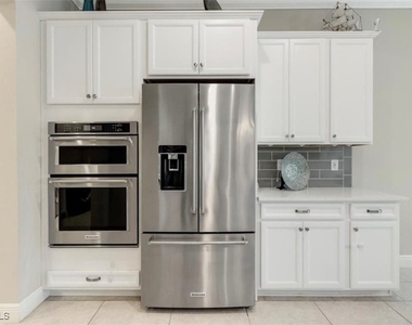 3320 Pilot Circle - Photo Thumbnail 16