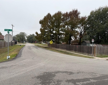 3003 Vega Street - Photo Thumbnail 12