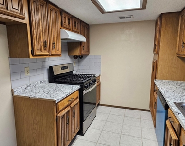 3115 River Valley Drive - Photo Thumbnail 10