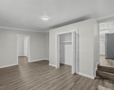 1916 N Logan Street - Photo Thumbnail 12
