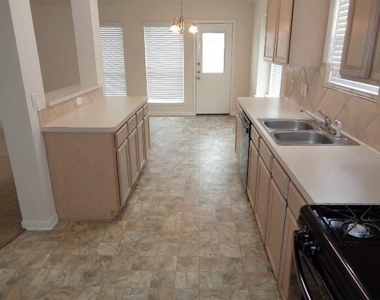 19323 Palmoral Drive - Photo Thumbnail 9