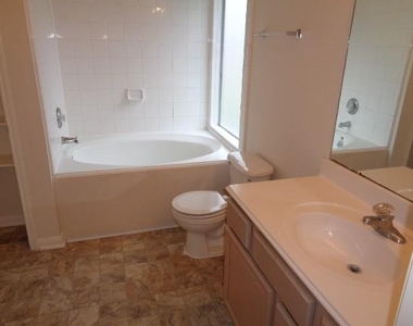 19323 Palmoral Drive - Photo Thumbnail 12