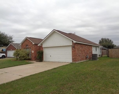 19323 Palmoral Drive - Photo Thumbnail 2