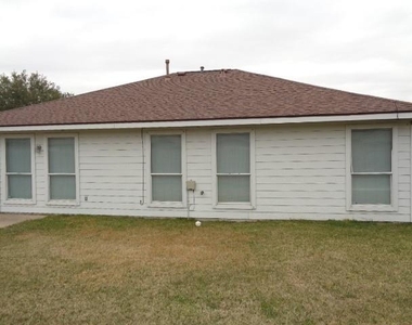 19323 Palmoral Drive - Photo Thumbnail 17