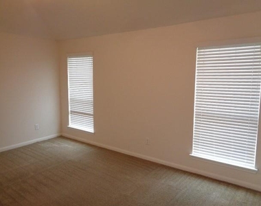19323 Palmoral Drive - Photo Thumbnail 14