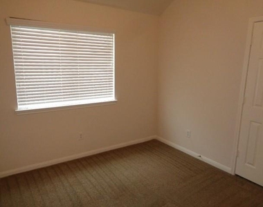 19323 Palmoral Drive - Photo Thumbnail 4