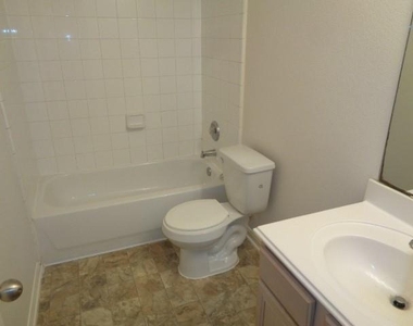 19323 Palmoral Drive - Photo Thumbnail 11