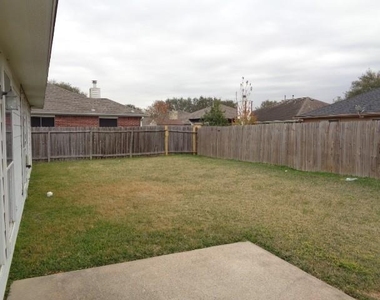 19323 Palmoral Drive - Photo Thumbnail 18