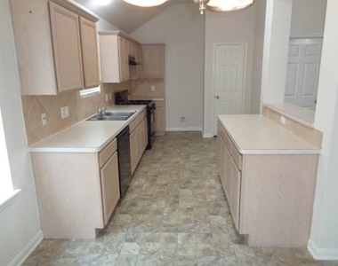 19323 Palmoral Drive - Photo Thumbnail 8