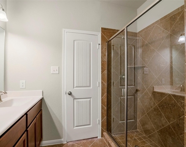 15524 Marina Drive - Photo Thumbnail 10
