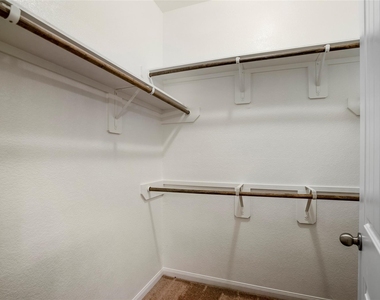 15524 Marina Drive - Photo Thumbnail 9