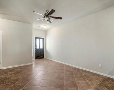 15524 Marina Drive - Photo Thumbnail 4