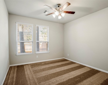 15524 Marina Drive - Photo Thumbnail 7
