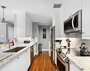 1818 Augusta Drive - Photo Thumbnail 2
