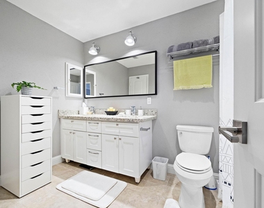 1818 Augusta Drive - Photo Thumbnail 11