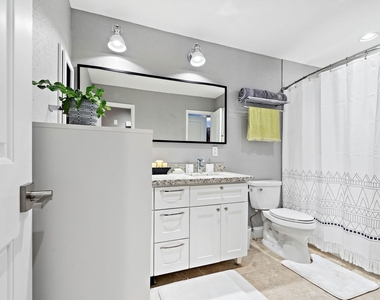 1818 Augusta Drive - Photo Thumbnail 12