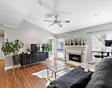 1818 Augusta Drive - Photo Thumbnail 3