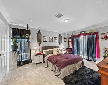 1818 Augusta Drive - Photo Thumbnail 7