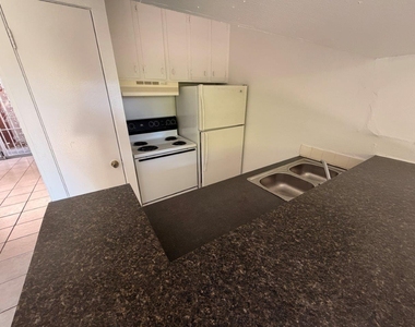 820 W Alabama Street - Photo Thumbnail 1