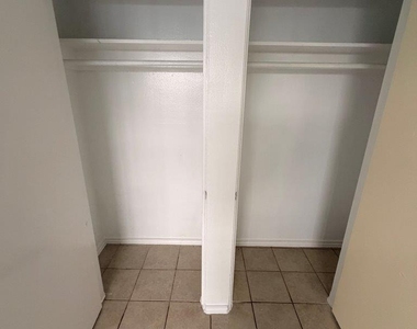820 W Alabama Street - Photo Thumbnail 7