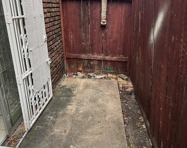 820 W Alabama Street - Photo Thumbnail 10