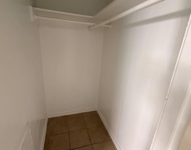 820 W Alabama Street - Photo Thumbnail 6