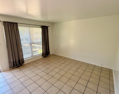 820 W Alabama Street - Photo Thumbnail 8