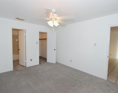 10639 Braes Bend Drive - Photo Thumbnail 8
