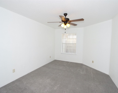 10639 Braes Bend Drive - Photo Thumbnail 12