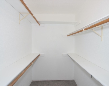 10639 Braes Bend Drive - Photo Thumbnail 14