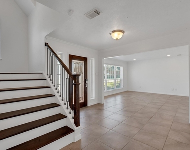 4422 Warwick Drive - Photo Thumbnail 8
