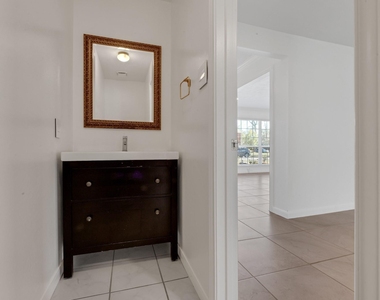 4422 Warwick Drive - Photo Thumbnail 15