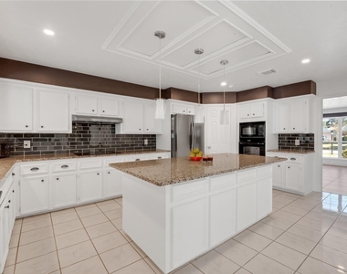 4422 Warwick Drive - Photo Thumbnail 12