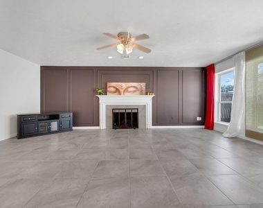 4422 Warwick Drive - Photo Thumbnail 4