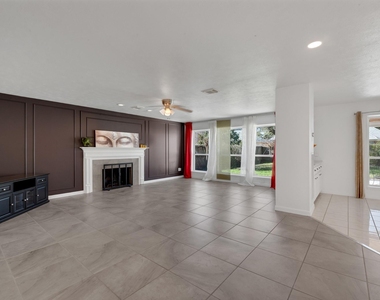 4422 Warwick Drive - Photo Thumbnail 5