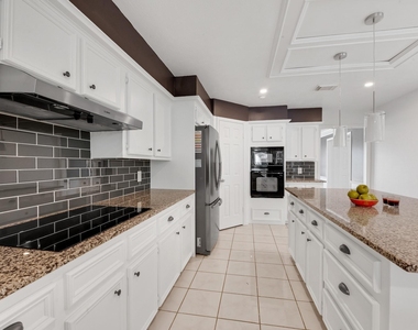4422 Warwick Drive - Photo Thumbnail 13