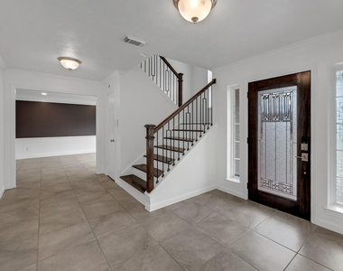 4422 Warwick Drive - Photo Thumbnail 9